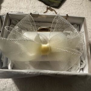 Wedding season!!! All clutches 325 each! Or 3 for $800